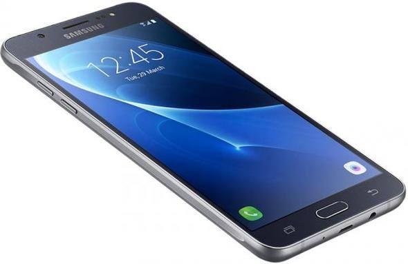 <p>Samsung Galaxy J7 </p>

<p>5.2 milyon sattı</p>

