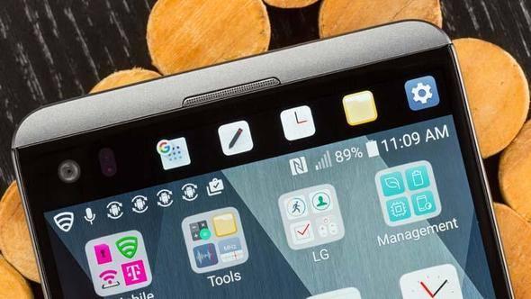 <p>LG V20 </p>
<p>Depolama hafızası: 32/64 GB<br />
Bellek: 4/6 GB RAM</p>