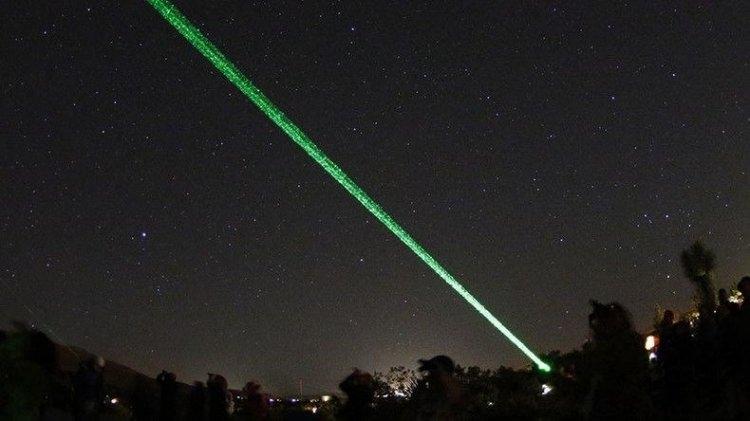 <p>Rusya'nın, bilim kurgu filmlerinde görmeye alışkın olduğumuz lazer silahı geliştirdiği, söz konusu silahın düşman uydularını etkisiz hale getirmek için kullanılabileceği iddia edildi.</p>
<p>Söz konusu haber İngiliz basını tarafından gündeme getirildi.</p>