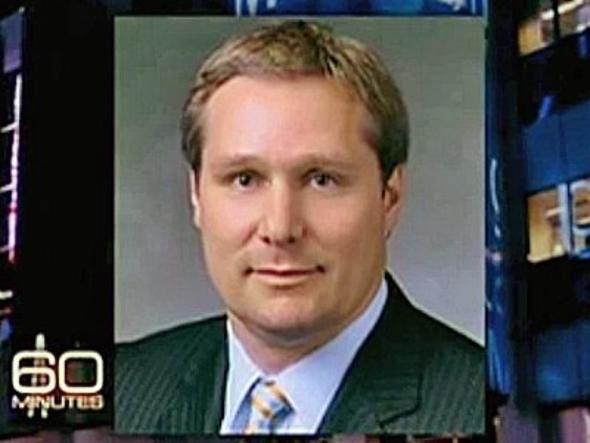 <p>Morgan Stanley Bankası'nda &ccedil;alışan Howie Hubler, y&uuml;ksek risk değeri taşıyan ipotekli gayrimenkullerle b&uuml;y&uuml;k paralar kazanıyordu. Ev fiyatlarının ABD'de 2006 yılından sonra da artacağını d&uuml;ş&uuml;nerek b&uuml;y&uuml;k yatırımlar yapmaya başladı. Fakat ekonomideki durgunluk sebebiyle 2007 yılında konut fiyatları &ouml;nemli oranda d&uuml;şt&uuml;. Morgan Stanley finansal &uuml;r&uuml;nlerin değeri nedeniyle sadece &uuml;&ccedil; ayda 7.8 milyar dolar kaybetti. Hubler&rsquo;ın yanlış stratejisi ona toplamda 9 milyar dolar kaybettirdi.</p>
