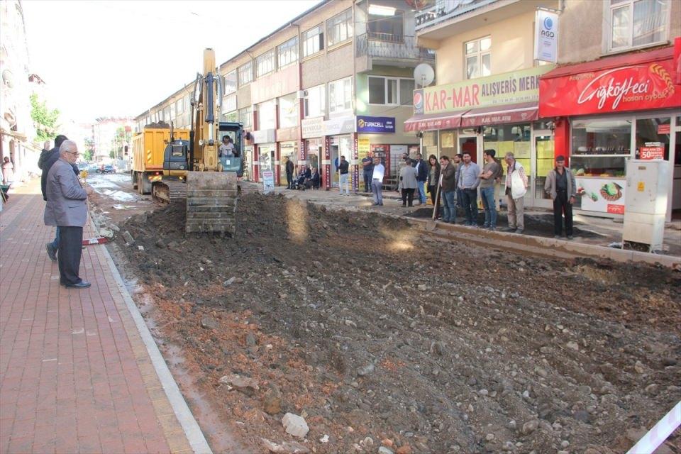 <p>Borçları ödenmiş, önemli ana sorunları çözmüş, sosyal ve kültürel yönde eksikliklerini gidermiş bir belediye devredeceğiz. Belediyemizin piyasa borcu bulunmamaktadır." diye konuştu.</p>
<p> </p>