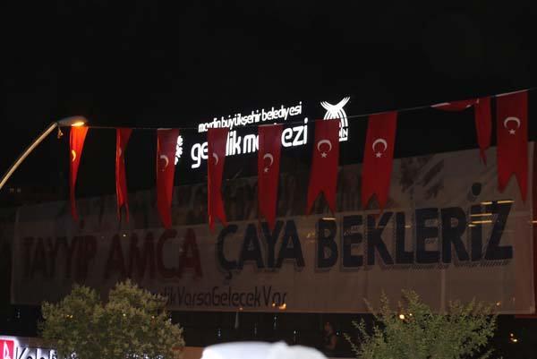 <p>Cumhurbaşkanı Recep Tayyip Erdoğan Mardin’de gençlerin kendisini davet ettiği pankarta kayıtsız kalamadı. </p>
