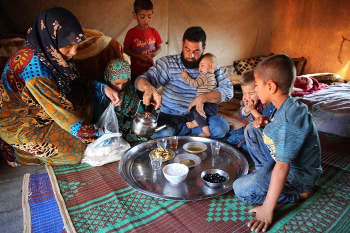 <p>Maya ve ailesi, Beşşar Esed rejiminin saldırılarından kaçarak,  Halep'in güney kırsalından İdlib'deki bir kampa sığındı.</p>

<p> </p>
