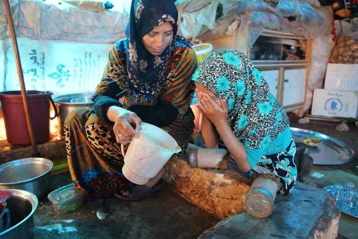 <p>T&uuml;rkiye sınırına yakın Ser Ceble kampında barınan k&uuml;&ccedil;&uuml;k Maya ve ailesi, yardım kuruluşlarının dağıttığı &ccedil;adırda yaşıyor.</p>

<p>&nbsp;</p>
