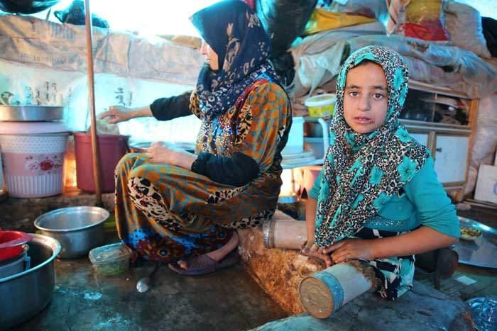 <p>Maya&rsquo;nın annesi Rabia da "Kızımın ayakları taşlara takıldığı ve &ccedil;amura battığı i&ccedil;in &ccedil;ok &ccedil;ile &ccedil;ekiyor. Arkadaşları ile birlikte oynayamıyor &ccedil;&uuml;nk&uuml; onlara yetişemiyor. Kızımın eğitim g&ouml;rmesi i&ccedil;in okula gidip gelmesi lazım. Dolayısıyla ona protez gerekiyor" ifadelerini kullandı.</p>

<p>&nbsp;</p>
