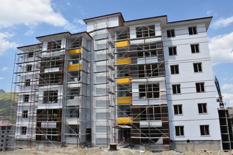 <p>Kaşıkçı, vatandaşların konut alanında okul, park, taziye, sağlık gibi ihtiyaçlarını rahatlıkla giderebileceği yerlerin de bulunacağını vurguladı. </p>
<p> </p>