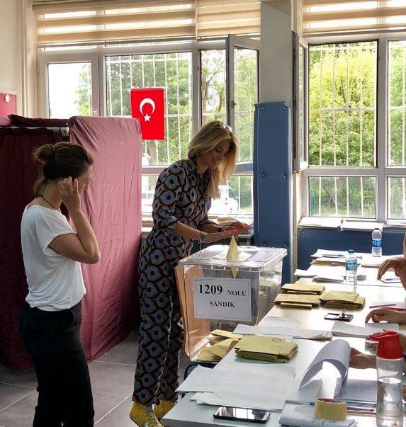 <p>Şeyda Coşkun<br />
"Hayırlı olsun vatanımiz için"</p>