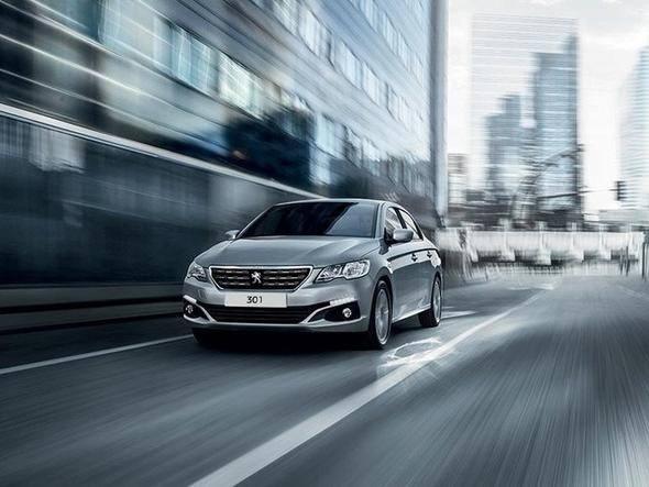 <p>Yeni Peugeot 301 - ACCESS - PureTech - 82hp Euro6 - 79.300 TL<br />
<br />
Şehir içi (L/100 km) 6,0<br />
<br />
Şehir dışı (L/100 km) 4,3<br />
<br />
Ortalama (L/100 km) 4,9</p>