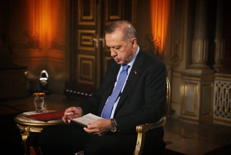 <p>AK Parti, Erdoğan’ın genel başkanlığında 20 milyon 980 bin 956 oy alarak yüzde 41.85’le birinci parti olurken, Cumhurbaşkanı Erdoğan 26 milyon 329 bin 920 oyla tüm oyların yüzde 52.59’unu alarak cumhurbaşkanlığı hükümet sisteminin ilk başkanı ve seçimin galibi oldu.</p>

<p> </p>
