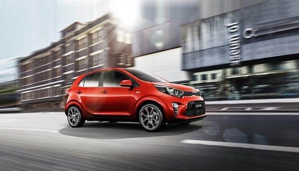 <p>Yeni Kia Picanto Cool 1.25L Benzin-Otomatik 85 PS - 83,900 TL<br />
<br />
Şehir içi (L/100 km) 7<br />
<br />
Şehir dışı (L/100 km) 4,5<br />
<br />
Ortalama (L/100 km) 5,4</p>