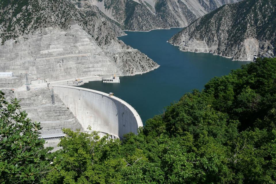 <p>Orman ve Su İşleri Bakanlığı Devlet Su İşleri (DSİ) Genel Müdürlüğünce son 16 yılda Trabzon, Artvin, Ordu, Gümüşhane, Giresun ve Bayburt'ta toplam 33 baraj inşa edilerek işletmeye alındı.</p>
