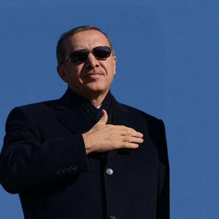 <p>Siyaset yasağı konuldu. 26 Mart 1999’da Kırklareli Pınarhisar Cezaevi’ne girdi. İnfaz yasasından dolayı 10 aylık hapis cezası 4 aya indi, 120 gün kaldığı cezaevinden 24 Temmuz 1999’da tahliye edildi.</p>
<p> </p>