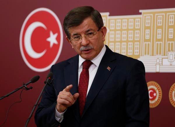 <p>Meclise veda eden isimlerden birisi de eski başbakanlardan Ahmet Davutoğlu. 24. Dönem'de 2011'de AK Parti Konya Milletvekili olarak parlamentoya  giren Ahmet Davutoğlu, 60 ve 61. hükümetlerde Dışişleri Bakanlığı, 62 ve 63.  hükümetlerde Başbakanlık görevini üstlendi.</p>

<p> </p>
