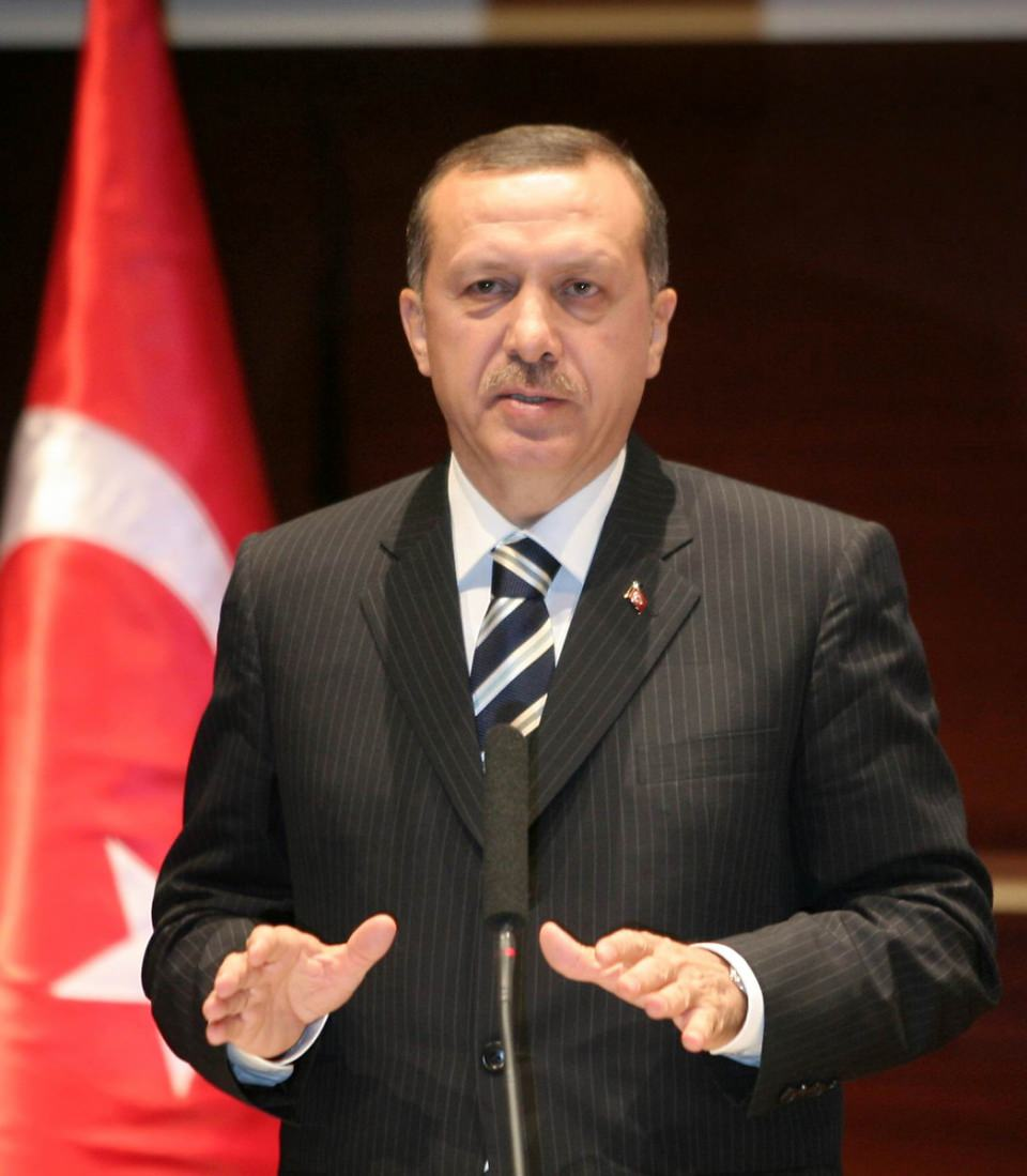 <p>Başbakan Recep Tayyip Erdoğan, AK Parti kapatma davası açıklamasından sonra genel merkezde dava ile ilgili açıklamalarda bulundu.</p>

<p> </p>

<p>- 30 Tem 2008</p>
