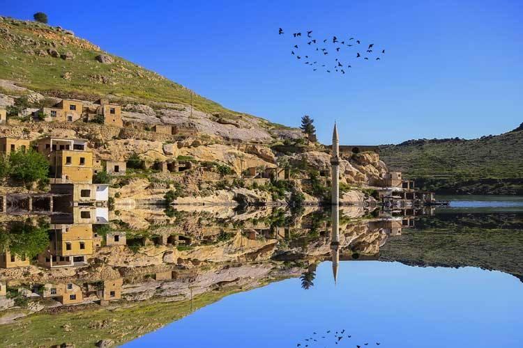 <p><strong>Gaziantep</strong></p>
<p>Kayıtlı Suriyeli: 385 bin 541</p>
<p>Şehir Nüfusu: 1,974,244</p>
<p>İl nüfusu ile karşılaştırma yüzdesi: 16.63</p>