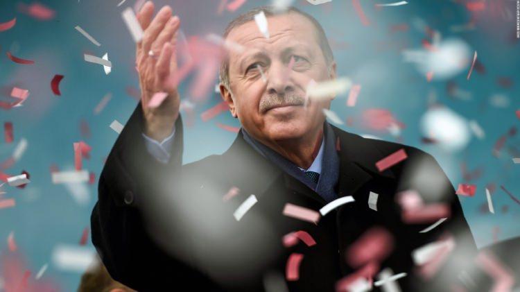 <p><strong>KAYBEDİLEN 3 SEÇİM</strong></p>
<p>Recep Tayyip Erdoğan, 1976’da Milli Selamet Partisi (MSP) Beyoğlu Gençlik Kolu Başkanı seçildi.</p>