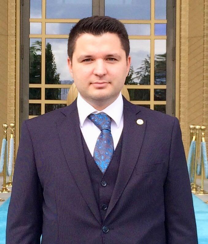 <p><span style="color:#FFD700"><strong>ADIYAMAN</strong></span></p>
<p><span style="color:#FFD700"><strong>AK PARTİ </strong></span>Muhammed Fatih Toprak<br />
</p>