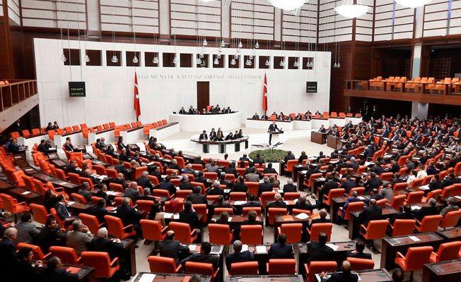 <p>24 Haziran Cumhurbaşkanlığı ve 27. Dönem Milletvekilliği Genel Seçimlerinin ardından Meclise ilk defa giren Milletvekilleri nerden aday oldukları merak ediliyordu...</p>
<p><em><strong><span style="color:#DAA520">İşte ilk defa Meclise giren vekiller;</span></strong></em></p>