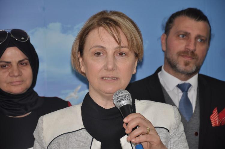 <p><span style="color:#FFFF00"><strong>KOCAELİ</strong></span></p>

<p><span style="color:#FFFF00"><strong>AK PARTİ</strong> </span>Emine Zeybek</p>
