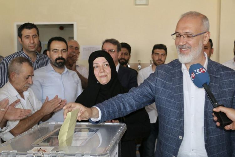 <p><span style="color:#FFFF00"><strong>MARDİN</strong></span></p>
<p><span style="color:#FFFF00"><strong>AK PARTİ</strong></span> Şeyhmus Dinçel</p>