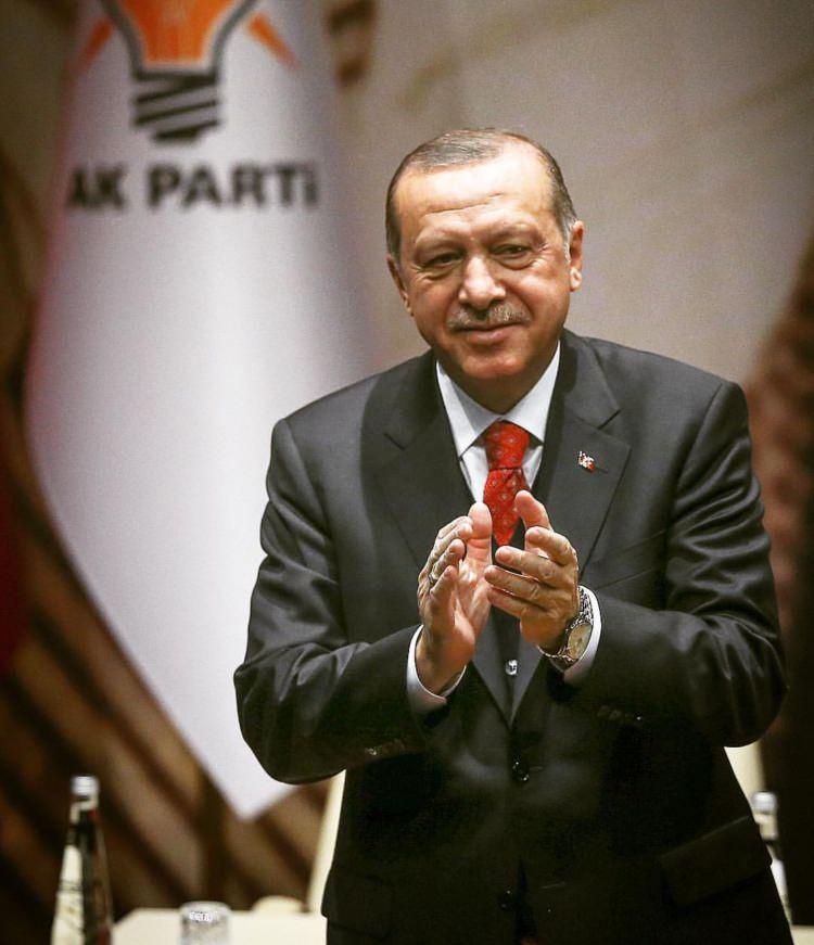 <div><strong>2014 - </strong>Erdoğan, yüzde 51.65’le halk tarafından seçilen ilk cumhurbaşkanı oldu.</div>

<div> </div>
