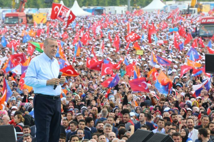 <div><strong>2014 -</strong> Yerel seçimlerde milletin tercihi yüzde 45’le bir kez daha AK Parti oldu.</div>

<div> </div>
