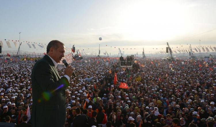 <p><strong>2007 -</strong> Yüzde 46.58 oyla ikinci kez iktidar oldu.</p>
<p> </p>