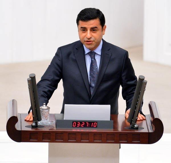 <p>Cezaevinde tutuklu bulunan eski HDP Eş Genel Başkanı Selahattin  Demirtaş da Meclise veda etti.</p>

<p> </p>
