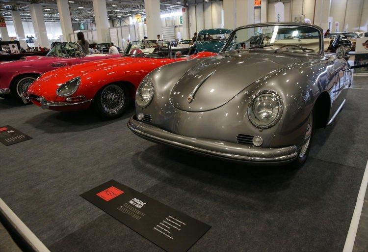 <p>Ayrıca otomobilin atası olarak kabul edilen Alman Carl Benz'in saatte 14,5 kilometre hız yapabilen otomobilinin replikası ile birlikte, en genç klasik otomobil 1981 model BMW 323i, en nadide bulunan klasik otomobillerden Cord 810 Westchester de festivalde sergileniyor.</p>

<p> </p>
