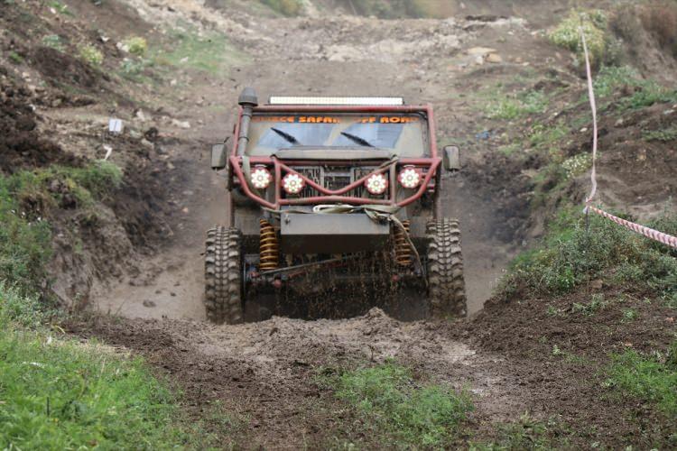 <p>Düzce Safari Off-Road Kulübü (DÜSOF) tarafından düzenlenen 13. Geleneksel Çilimli Off-Road Şenlikleri kapsamındaki yarışlar ilgi gördü.</p>

