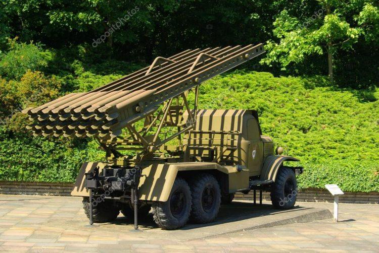 <p>Katyuşha Roketatar</p>
