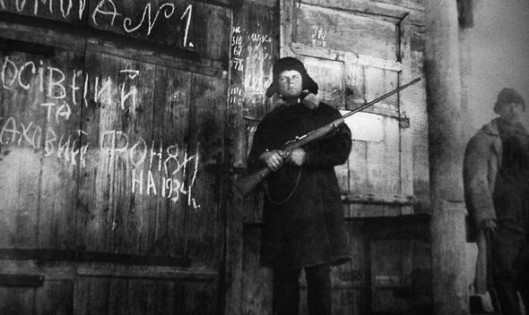 <p>1922’nin sonlarında İngiltere ve Amerika’dan yardım ekipleri geldi. Daha öncesinde gelmek isteyen ekipleri Lenin, “ülkenin işleyişine karışacaklarını” düşündüğü için reddetmişti. Ekiplerin yardımı gelmesi ile açlık biterken, köylülerin durumu kayıtlara alındı.</p>
