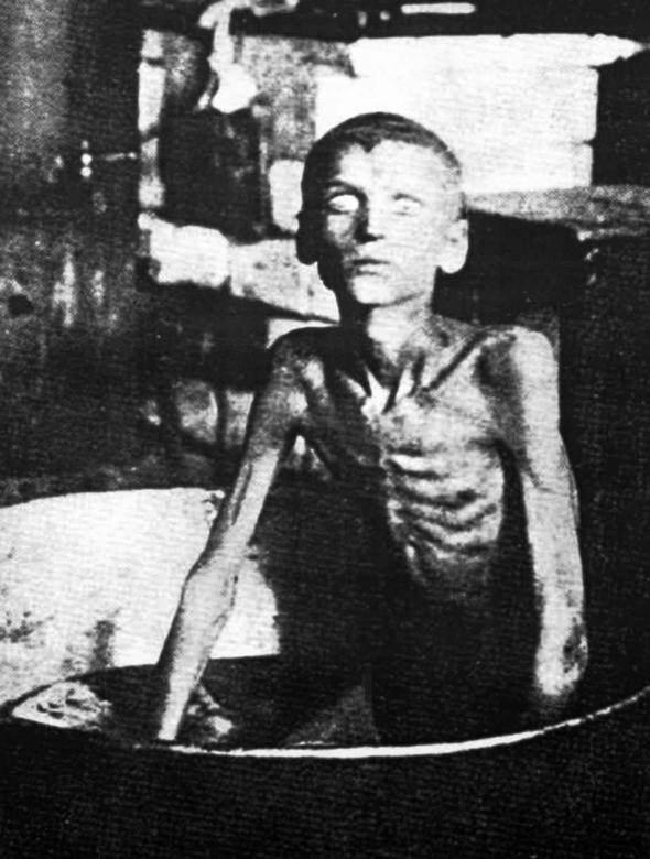 <p>Yıllar sonra o kayıtlar açılarak bu fotoğraflar ve yazılar ortaya çıkarıldı. Rus akademisyenler tarafından yamyamlık ve açlık üzerine yapılan bir tarih araştırması ile fotoğraflar gün yüzüne çıkmış oldular.</p>