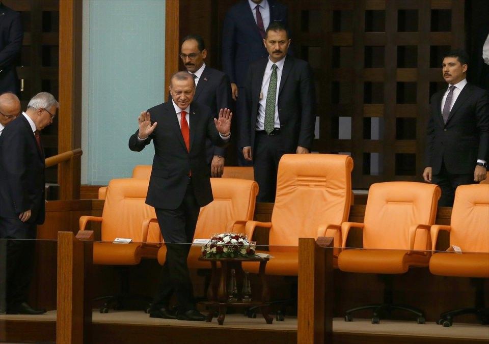 <p>Genel Kurula Cumhurbaşkanı Recep Tayyip Erdoğan da katıldı.</p>
