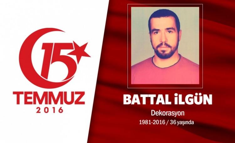 <p>35 yaşında Battal İlgün serbest meslek erbabıydı. 15 Temmuz gecesi Cumhurbaşkanı Erdoğan’ın “sokağa çıkın” çağrısı sonrası arkadaşlarıyla birlikte direnişe katıldı. Cumhurbaşkanlığı Külliyesi’ni hain darbecilerden korurken, darbecilerin tank ateşi sonucu şehit düştü. Battal İlgün için Ankara Kocatepe Camii’nde cenaze töreni düzenledi. Şehit Battal İlgün, 8 sivil şehit kahramanla birlikte aynı gün Ankara’da Karşıyaka Mezarlığı’na defnedildi.</p>