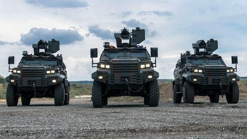 <p><strong>EJDER YALÇIN</strong><br />
<br />
Türkiye'nin halen tümüyle personel kontrolündeki zırhlı araçları, tehlike durumlarında tek tuşla uzaktan da kontrol edilebilecek. Türk savunma sanayisi, zırhlı muharebe araçlarına yeni yetenekler kazandırmak için çeşitli çalışmalar yürütüyor. Bu çalışmalardan en dikkat çekenini zırhlı araçların aynı zamanda uzaktan komuta yeteneğiyle donatılması oluşturuyor.</p>

<p> </p>
