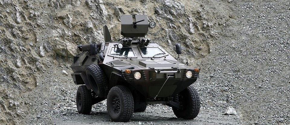 <p><strong>OTOKAR COBRA</strong><br />
<br />
Otokar Cobra, Otokar firması tarafından 1997 yılında üretimine başlanan bir zırhlı personel taşıyıcı aracı. Azami 110 km hıza çıkabilen araçta bir adet 1 × 7.62 mm veya 12.7 mm makineli tüfek bulunuyor.</p>
<p> </p>