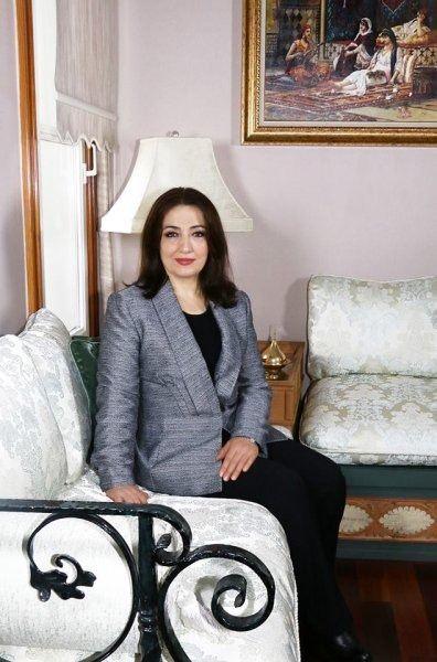 <p>ESMA SÖNMEZ 32 yıldan bu yana Adnan Oktar’la birlikte yakın arkadaş çevresinde bulunuyor.</p>
