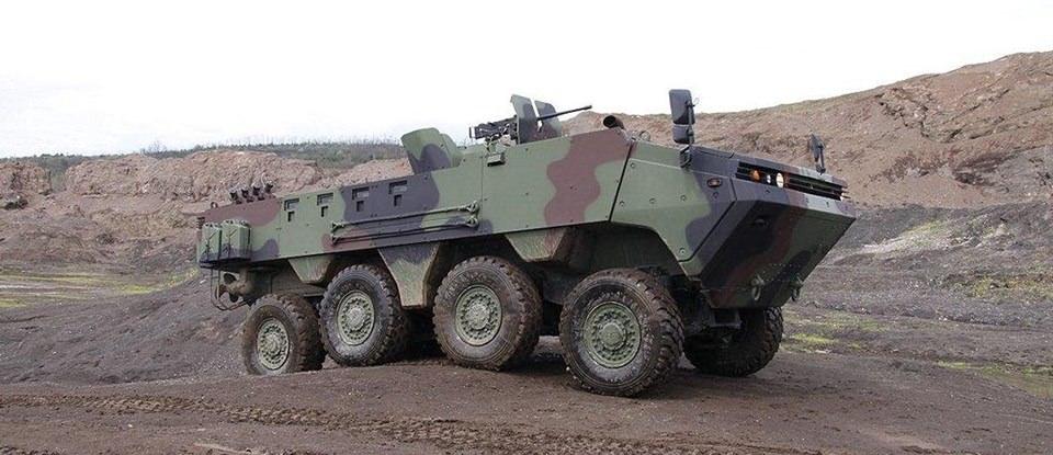 <p><strong>OTOKAR ARMA</strong><br />
<br />
Yüksek taktik ve teknik özelliklere sahip yeni nesil çok tekerlekli modüler bir araç olan ARMA; üstün hareket kabiliyeti, yüksek mayın ve balistik koruma ile orta ve yüksek kalibre silah sistemi entegrasyon opsiyonlarına sahip. Arma, en zorlu arazi koşullarında bile hizmet verebilmekte.</p>
<p> </p>