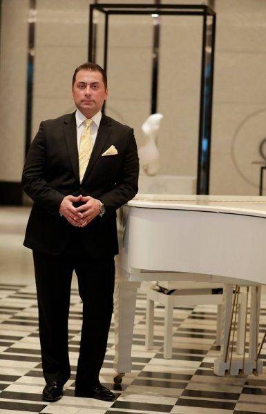 <p>RASİN KOTİL 26 yıldan bu yana Adnan Oktar’ın arkadaş grubu içerisinde yer almaktadır. Kotil ticarette ön plana çıkıyor.</p>
