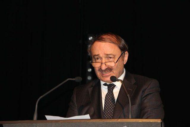 <p>59. HÜKÜMET</p>
<p>Bayındırlık ve İskan Bakanı</p>
<p>Faruk Nafiz Özak</p>