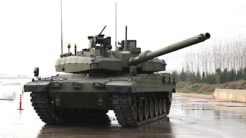 <p>Bu amaçla Altay, modern tanklarda kullanılan en yeni teknolojilerle donatıldı. Altay, sahip olacağı üstün ateş gücü ve isabet oranı, yüksek hareket kabiliyeti ile Türk Silahlı Kuvvetleri’nin en temel ve caydırıcı güçlerinden biri olacak.</p>
<p> </p>