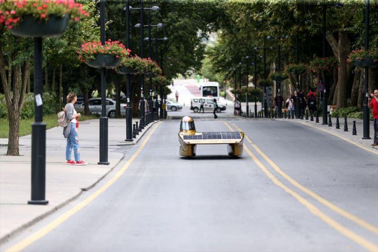 <p>Ekipte, elektronik ve haberleşme mühendisliği, elektrik mühendisliği, imalat mühendisliği, inşaat mühendisliği, işletme mühendisliği, kimya mühendisliği, kontrol ve otomasyon mühendisliği, malzeme mühendisliği, makine mühendisliği ve meteoroloji mühendisliği gibi farklı programlardan 20'den fazla öğrenci yer alıyor.</p>