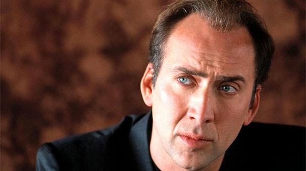 <p><strong>NİCOLAS CAGE </strong></p>

<p>Yaptığı sıra dışı alışverişle hayranlarını hayrete düşüren bir diğer Hollywood yıldızı Nicolas Cage. Dünyaca ünlü oyuncu Beverly Hill'teki bir müzayede de satılan dinazor kafasına 276 bin dolar ödeyerek satın almıştı. </p>
