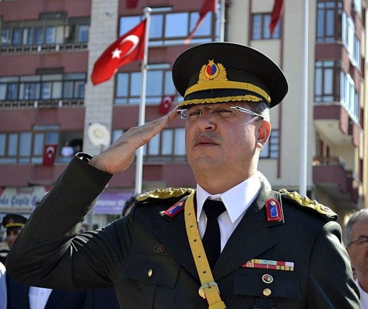 <p>Safranbolu 125. Jandarma Er Eğitim Alay Komutanı İstihkam Kurmay Albay Sedad Arıcan </p>