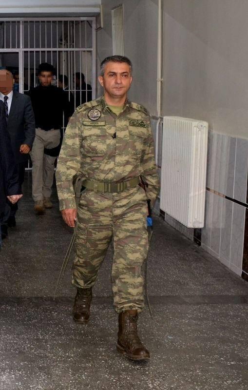 <p>Bitlis'in Tatvan ilçesinde, Tatvan 10. Komando Tugay Komutanı Tuğgeneral Arif Settar Afşar gözaltına alındı.</p>
