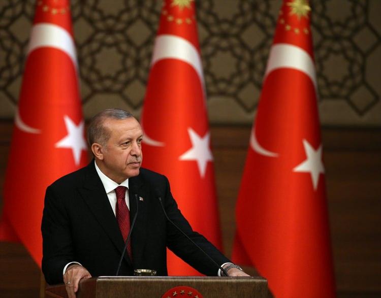 <p>Başkan Erdoğan'ın yeni kabinesinde daha önce görev yapan 23 isim kendisine yer bulamadı.</p>

<p> </p>
