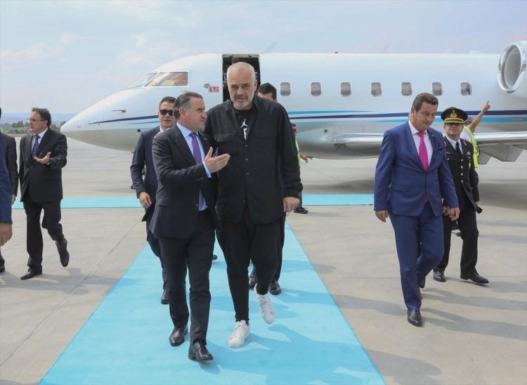 <p>Arnavutluk Başbakanı Edi Rama </p>

