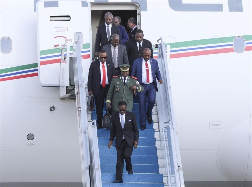 <p>Ekvator Ginesi Cumhurbaşkanı Teodore Obiang, Recep Tayyip Erdoğan'ın Cumhurbaşkanlığı Göreve Başlama Törenine katılmak üzere Esenboğa'ya indi.</p>

<p> </p>
