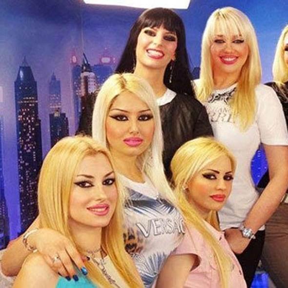 <p>Meltem DABAN</p>

<p>Kod adı: Dost Meltem. Uzun yıllardır örgütün tüm makalelerini ve kitaplarını yazan, Adnan Oktar adına röportajları yazan, canlı yayınların bilgi içeriğini oluşturan yönetici bacıdır.<br />
<br />
Lobi faaliyetlerine katılır. Hukuk dilekçelerini kontrol eder. Örgütün grup evlerinde kalır. Uzun yıllardır anti depresan kullanır. A9 tv bazı yayınlarını hazırlar.Yönetici bacıdır.</p>
